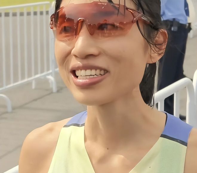 传几乎每个月都在参赛评论区被骂关闭开元棋牌网站后续！女护士夺冠被网曝(图3)